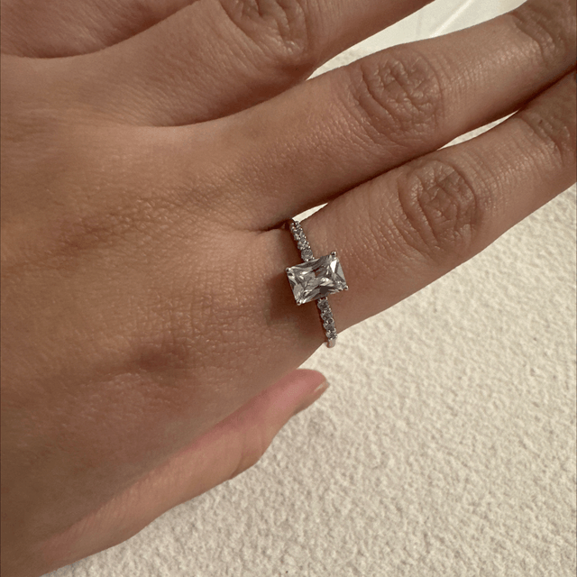 BAGUE DESLUMBRANTE 