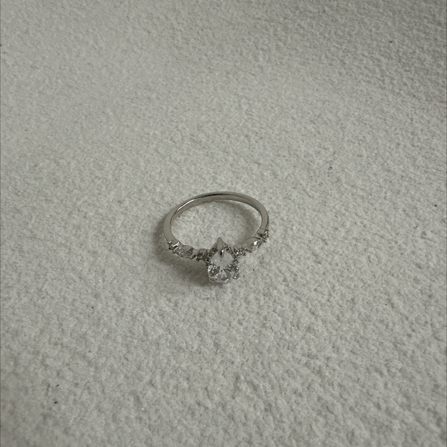 BAGUE DESLUMBRANTE 