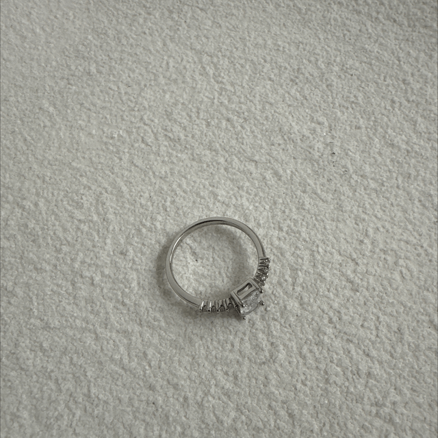 BAGUE DESLUMBRANTE 