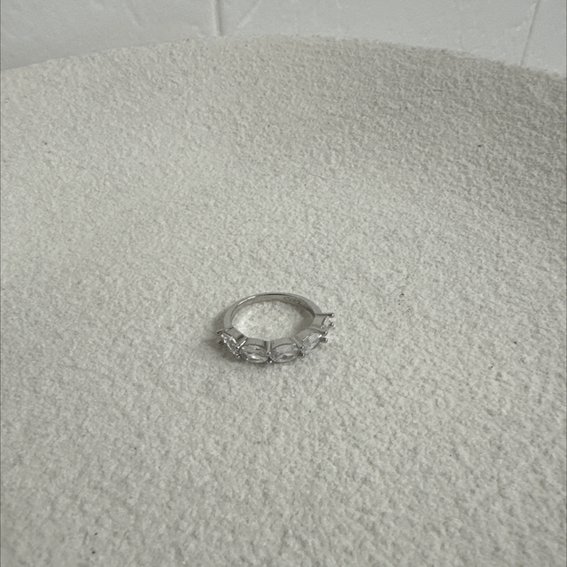 BAGUE DESLUMBRANTE 
