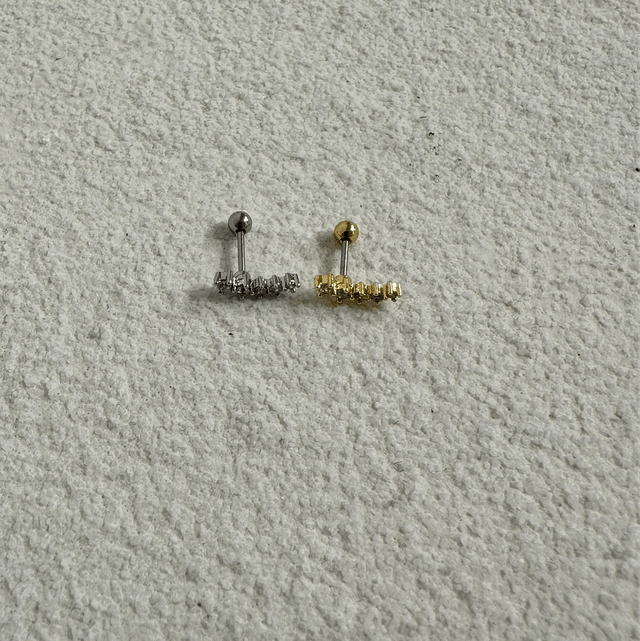 PIERCING D’OREILLE DESLUMBRANTE 