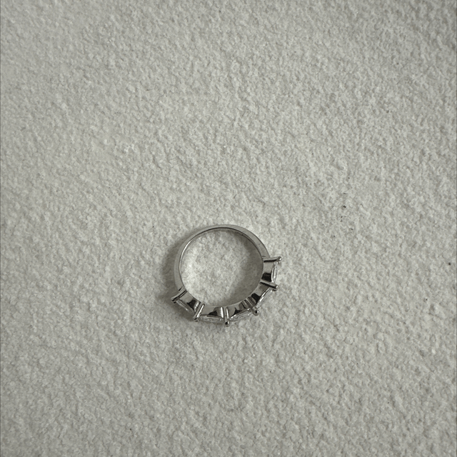 BAGUE DESLUMBRANTE 