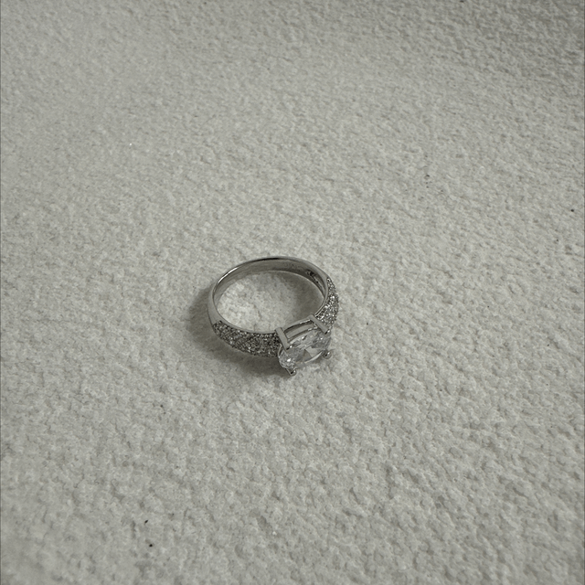 BAGUE DESLUMBRANTE 
