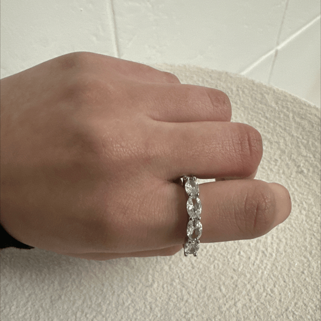 BAGUE DESLUMBRANTE 