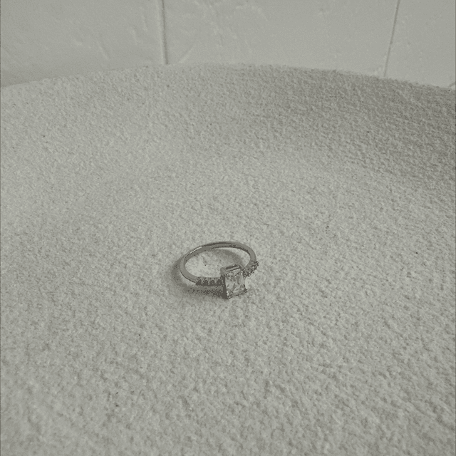 BAGUE DESLUMBRANTE 