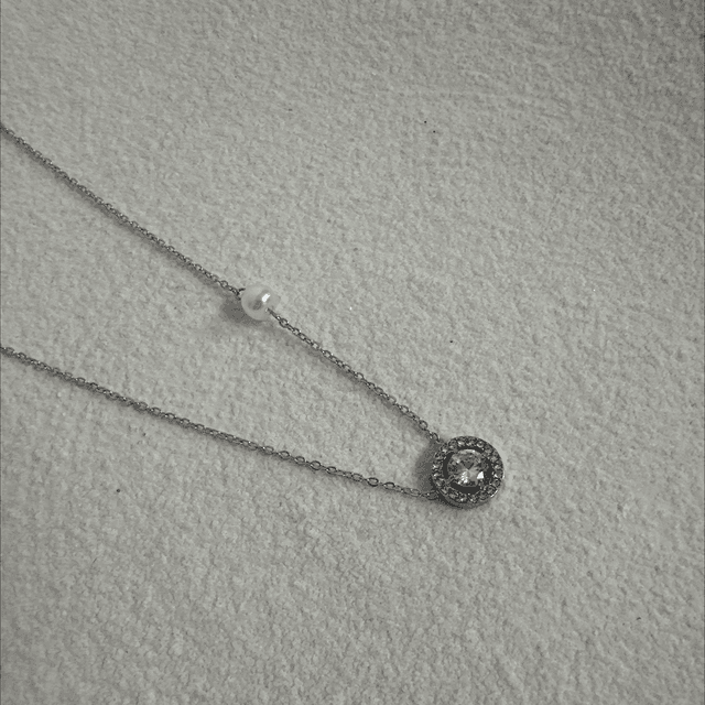 COLLIER SOHNOS 
